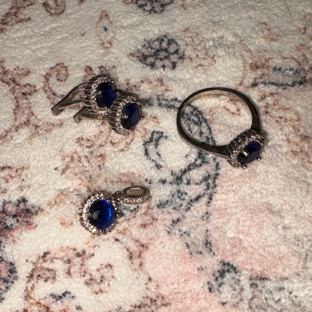 Elegant Blue and Silver Jewelry Set